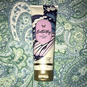 BUTTERFLY Bath & Body Works Body Cream With Hyaluronic Acid 8 oz